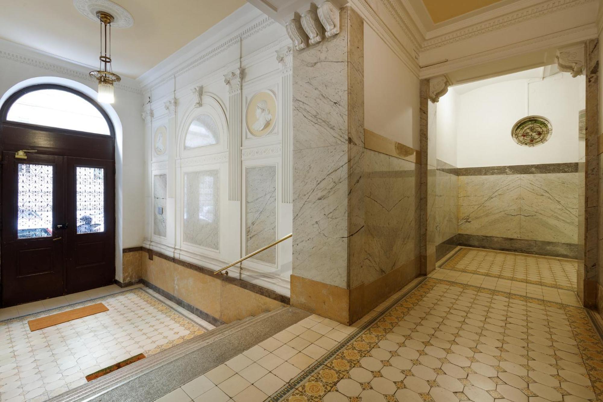 Central Trieste - Elegant City Stay Екстериор снимка