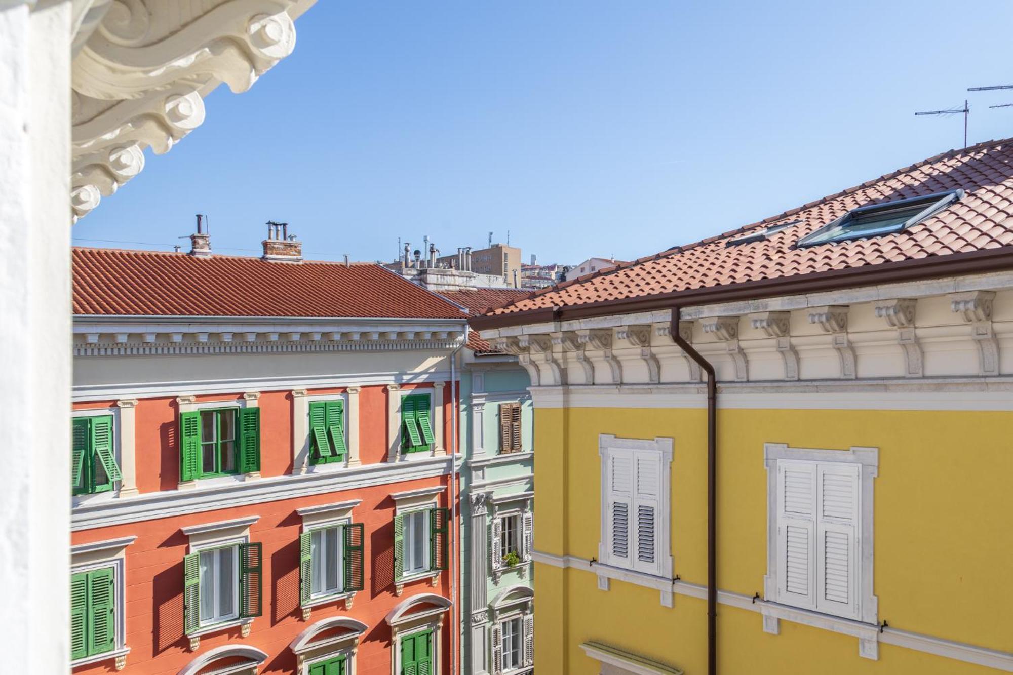 Central Trieste - Elegant City Stay Екстериор снимка